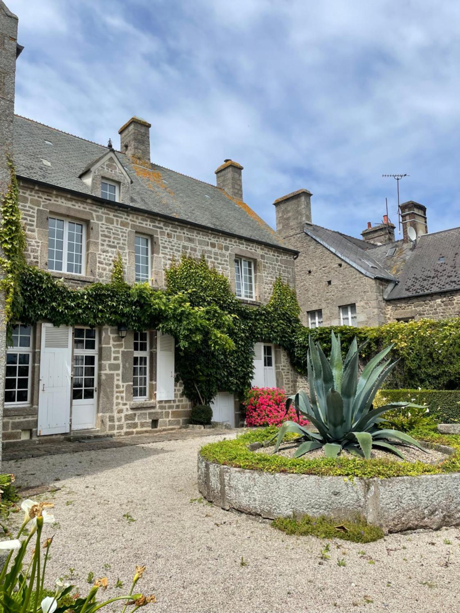 Le Conquerant - Chambres Meublees - Barfleur Extérieur photo