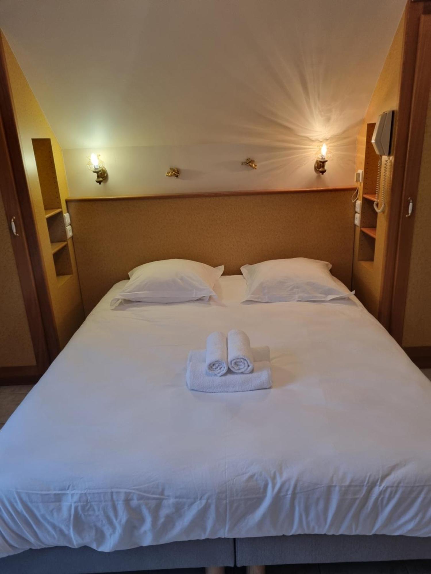 Le Conquerant - Chambres Meublees - Barfleur Extérieur photo
