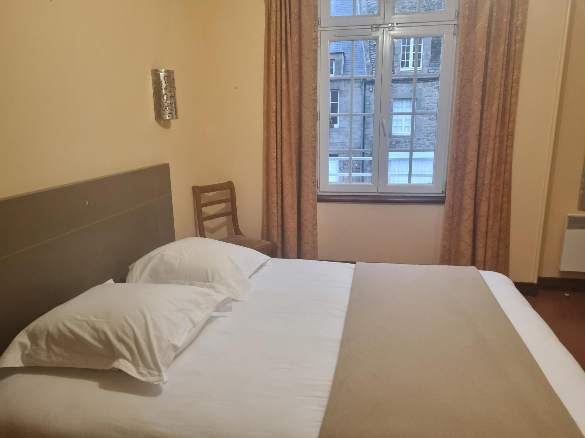 Le Conquerant - Chambres Meublees - Barfleur Extérieur photo