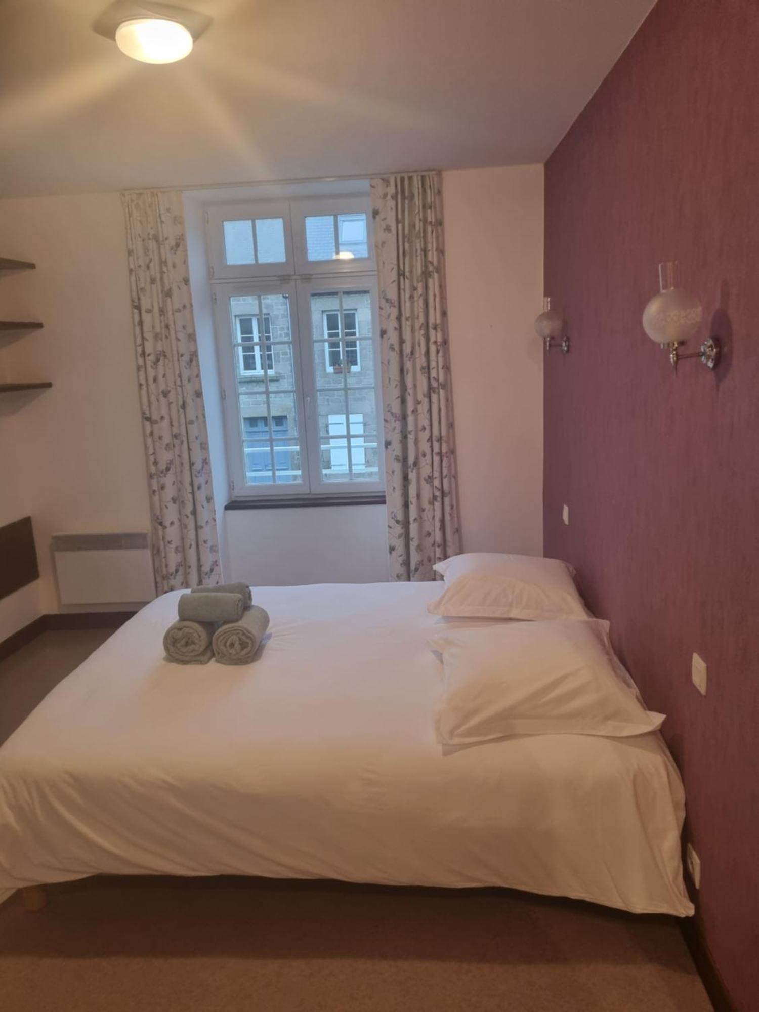Le Conquerant - Chambres Meublees - Barfleur Extérieur photo